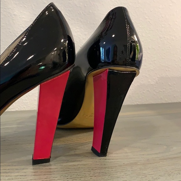 Jimmy Choo Shoes - Picture 4 of 16